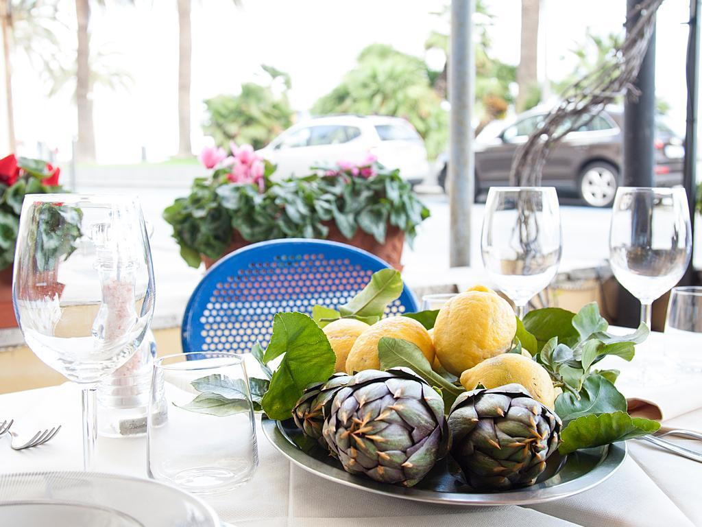 Hotel Ristorante Milton Varazze Esterno foto