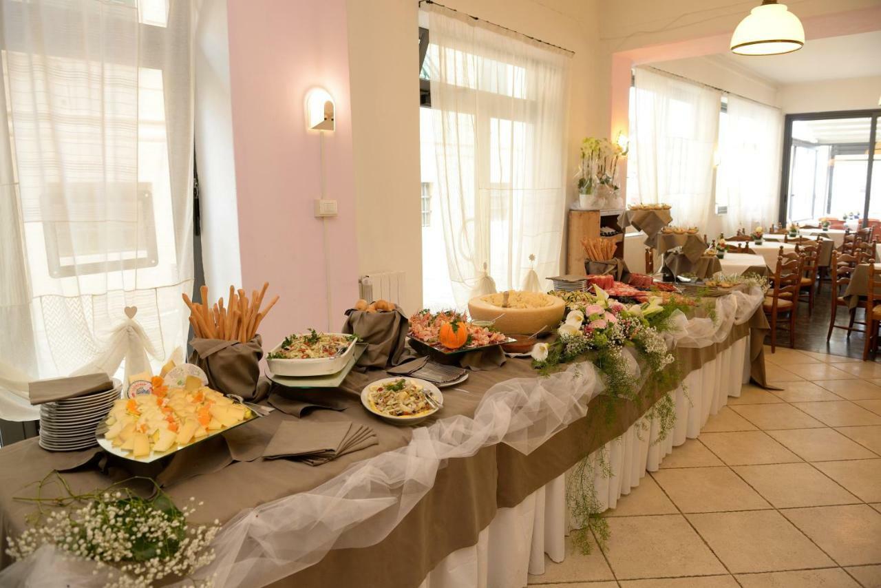 Hotel Ristorante Milton Varazze Esterno foto