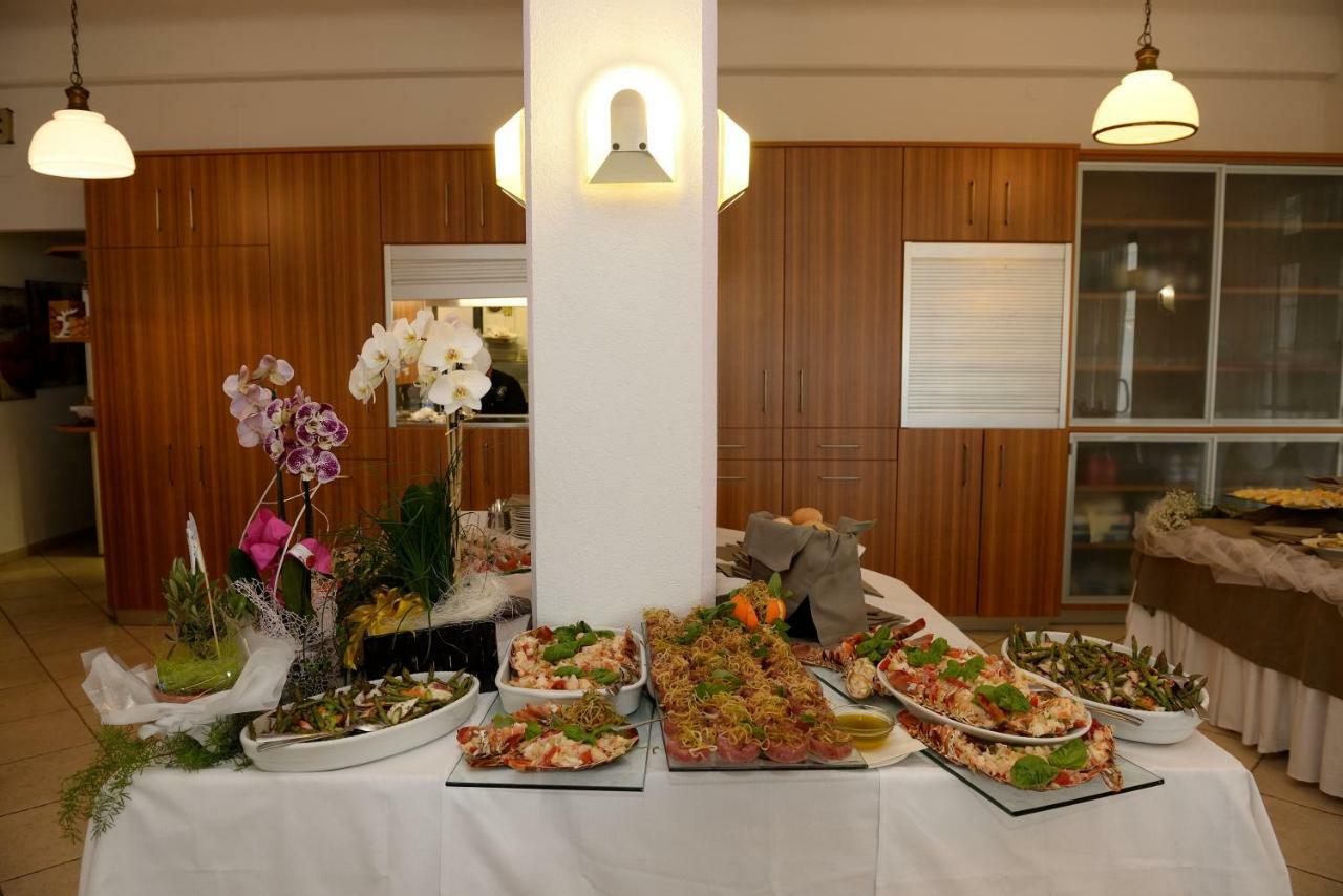 Hotel Ristorante Milton Varazze Esterno foto